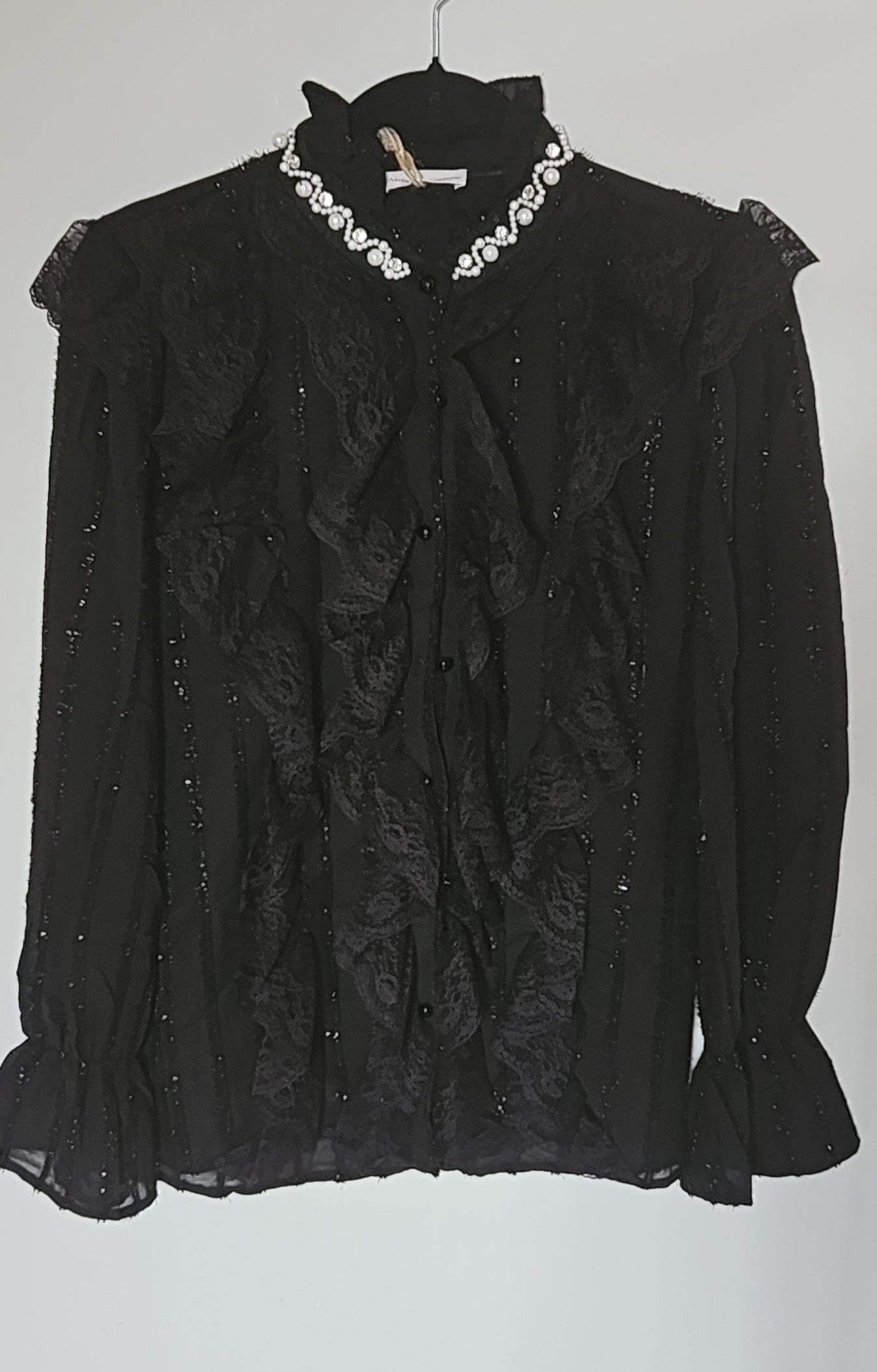 Chemise dentelle col perles