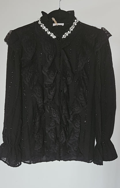 Chemise dentelle col perles