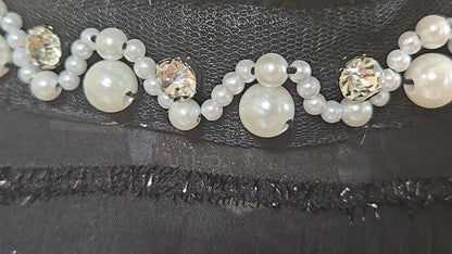 Chemise dentelle col perles