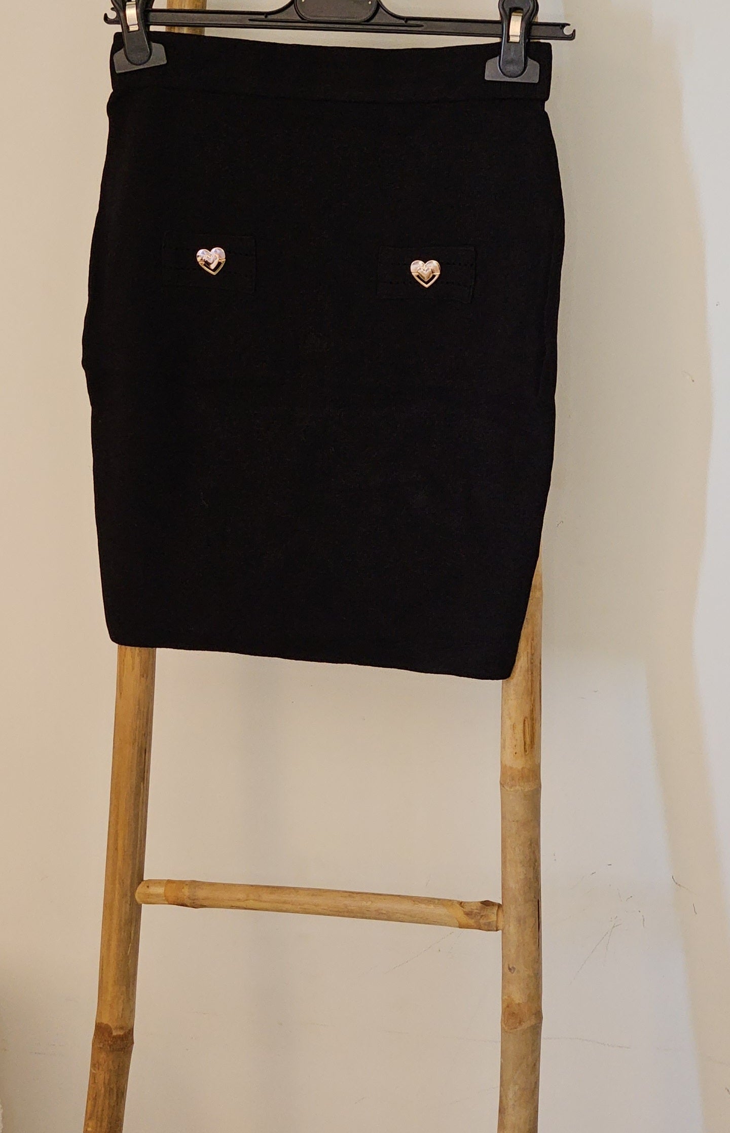 Ensemble pull + jupe boutons coeur