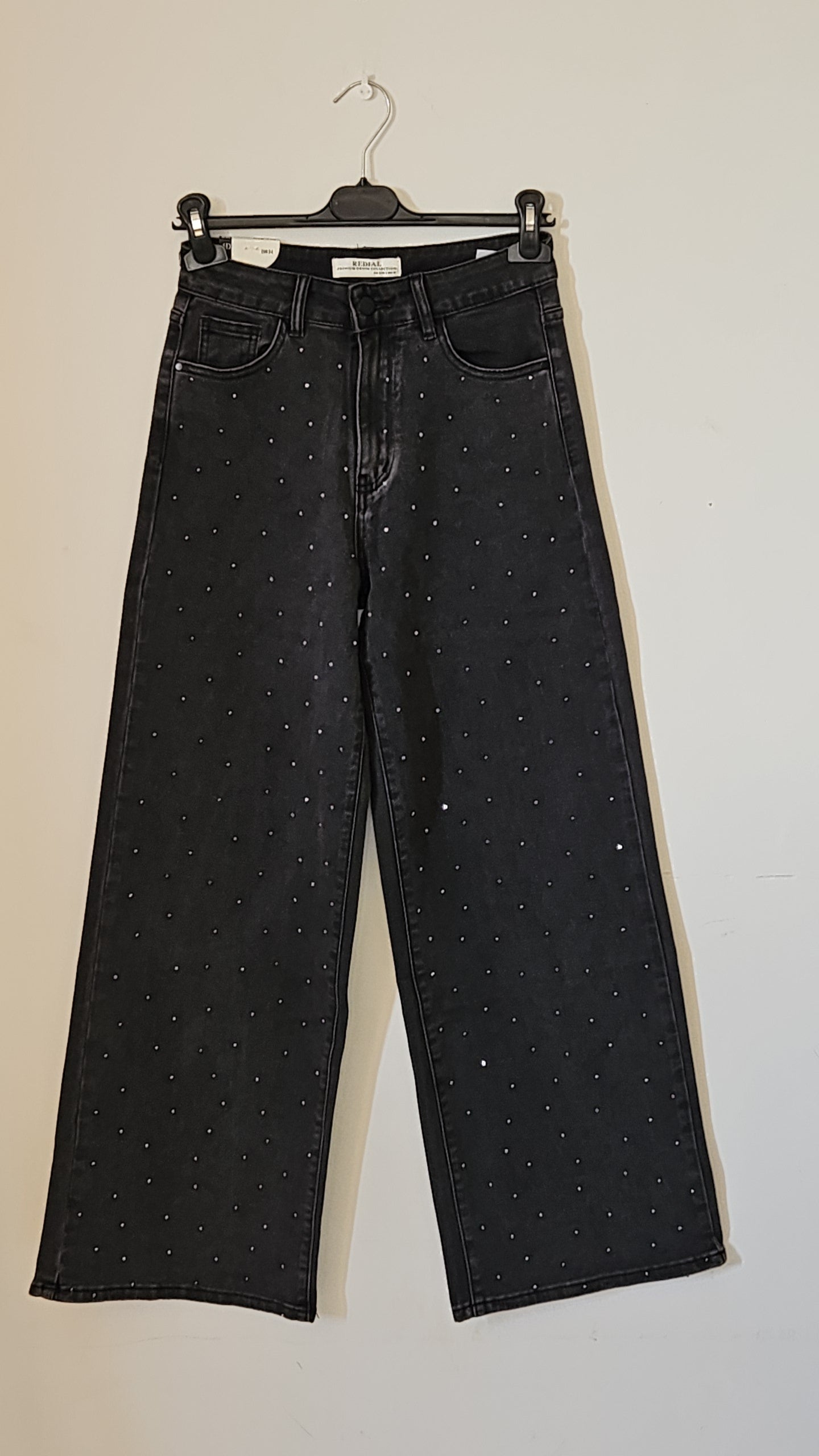 Jean large orné de strass