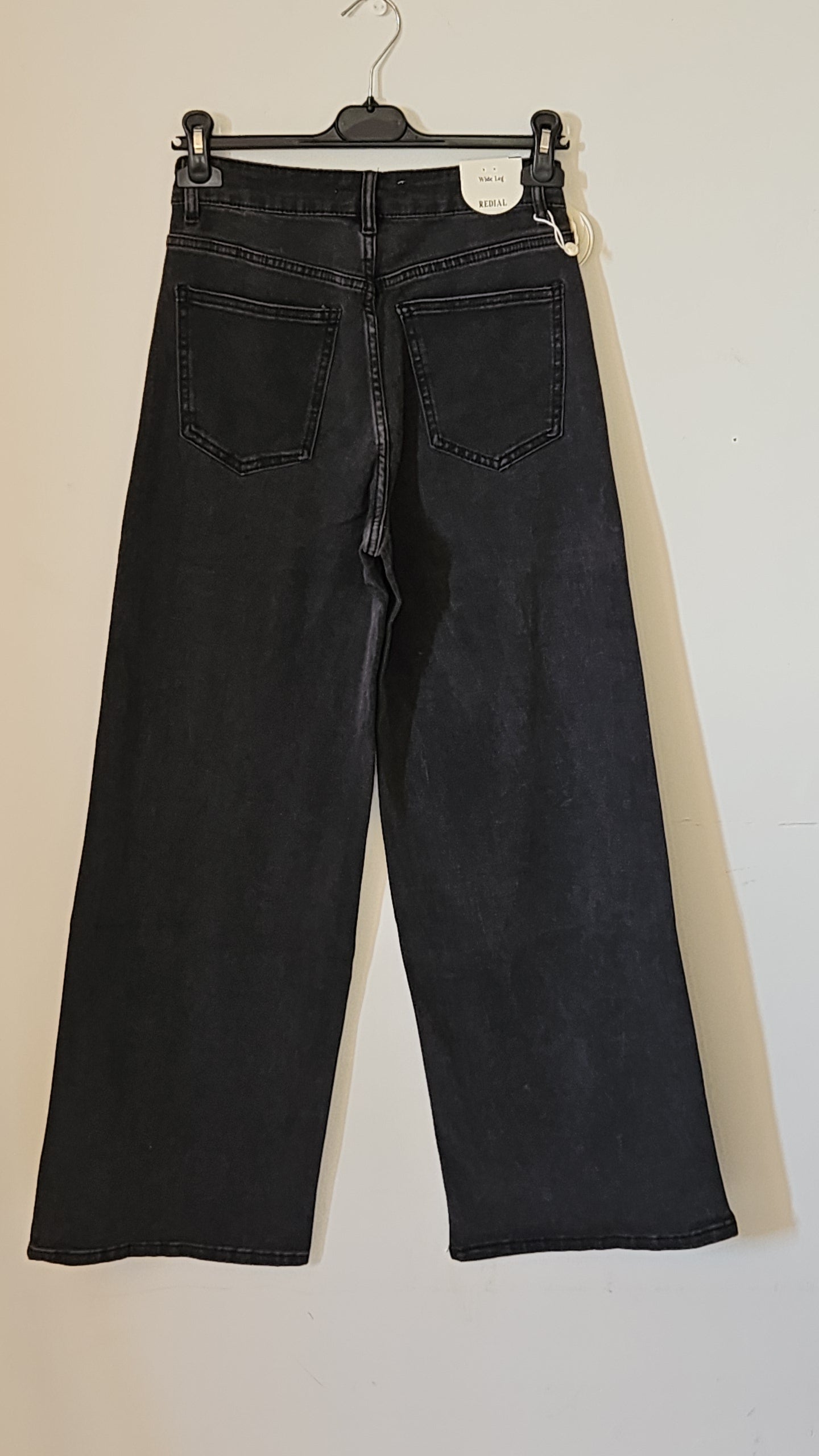 Jean large orné de strass