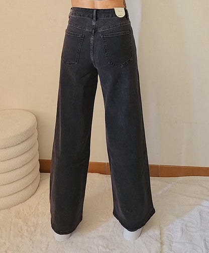 Jean large orné de strass