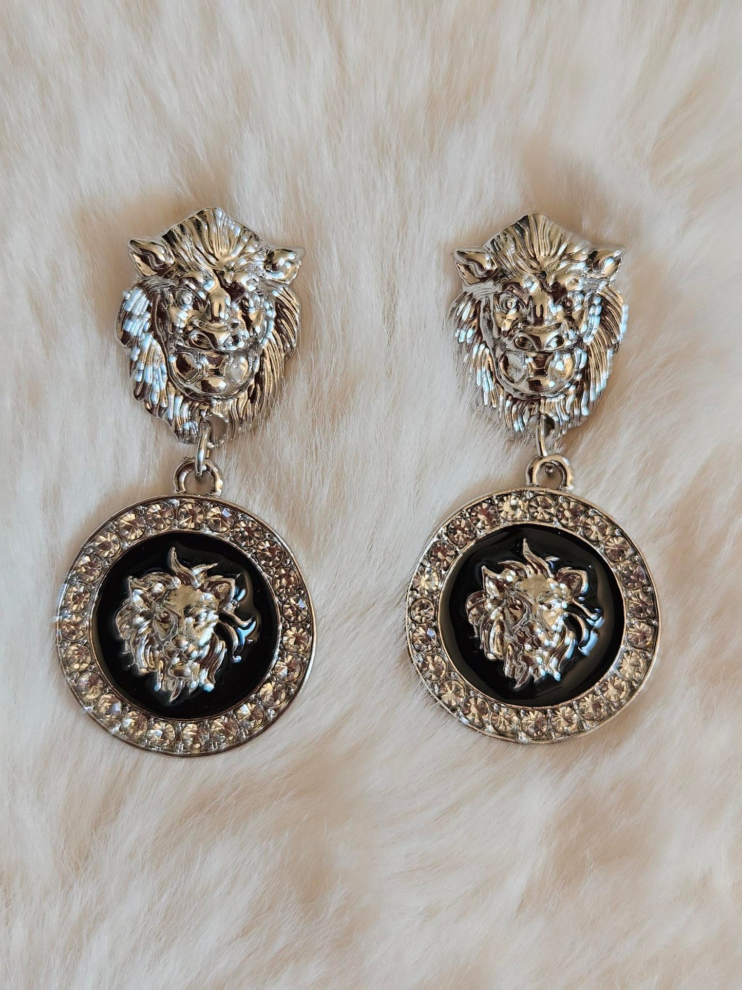 Boucles d'oreilles tête de lion argentées