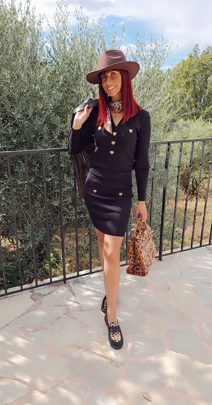 Ensemble pull + jupe boutons coeur