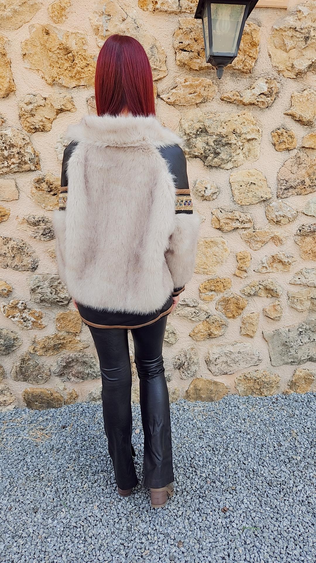 Manteau fourrure/simili blanc