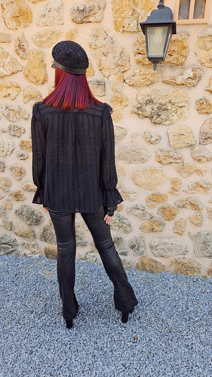 Chemise dentelle col perles